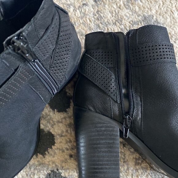 Crown Vintage Heeled Bootie Short Boots Black size 7 - Picture 9 of 10